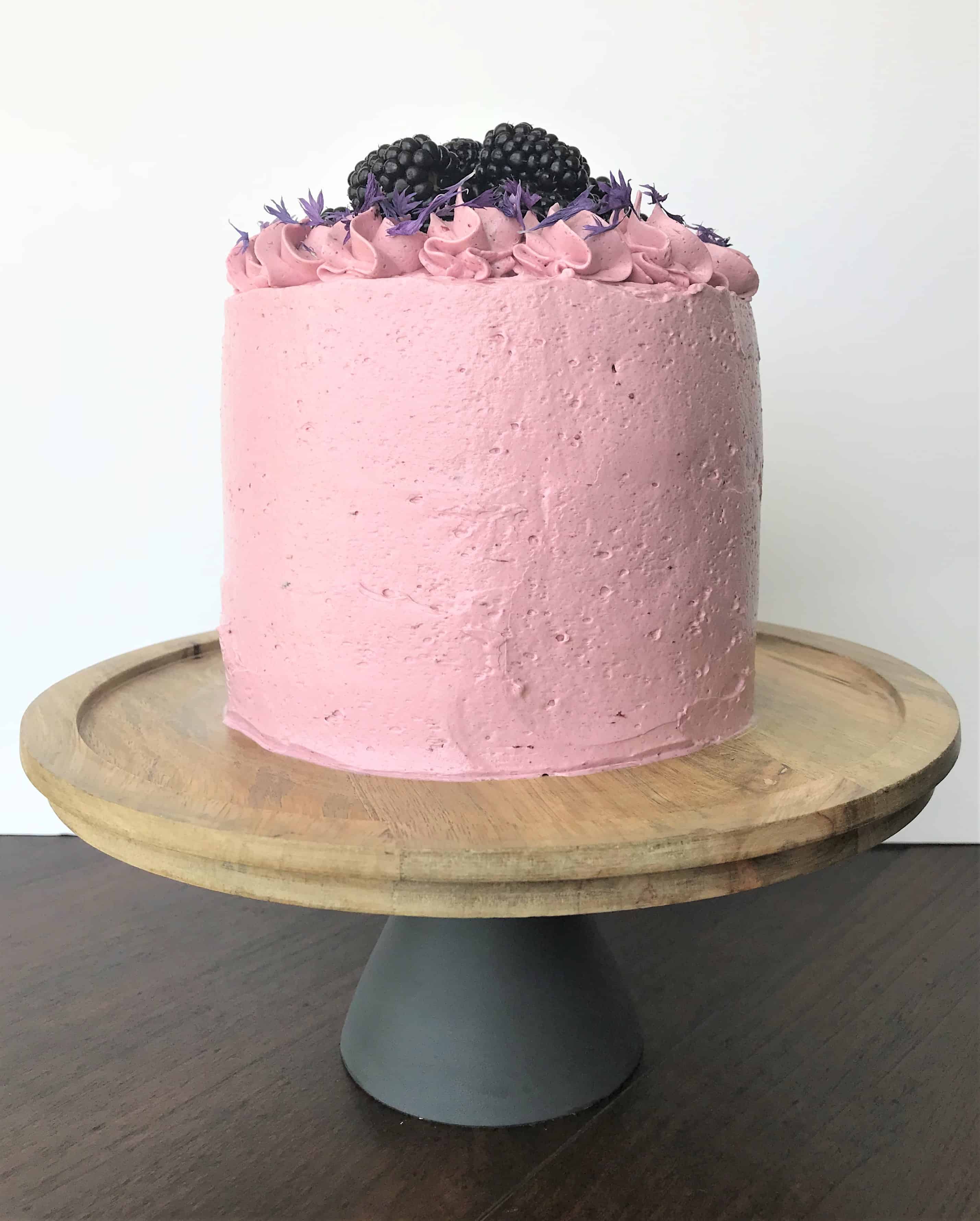 vanilla cake blackberry buttercream
