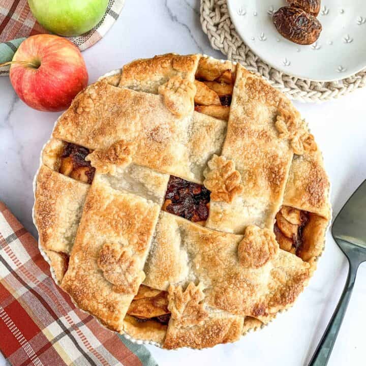 Apple Date Pie